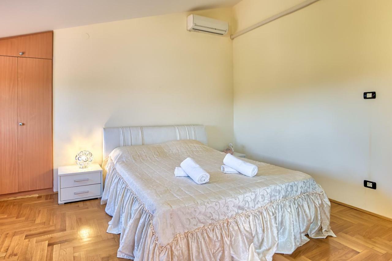 Villa Valentina Premantura Esterno foto